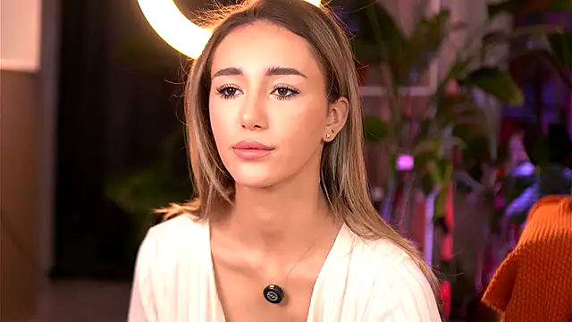 EmilyRaymont online show from November 2025 04:48:02 AM