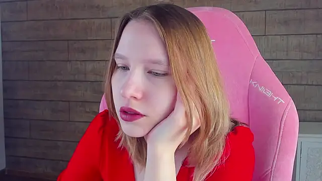 LiliLinn online show from March 2026 05:40:02 AM