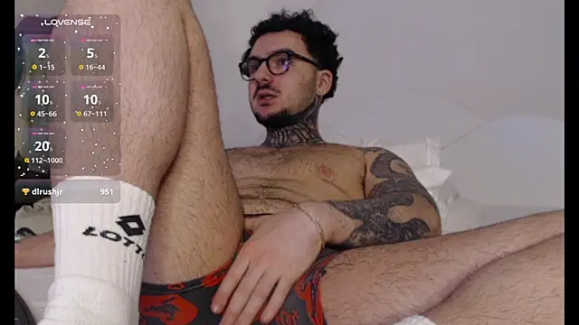 Snapshot of TattedCurls chatting on February 2025 06:02:01 AM TattedCurls online show from February 2025 06:02:01 AM