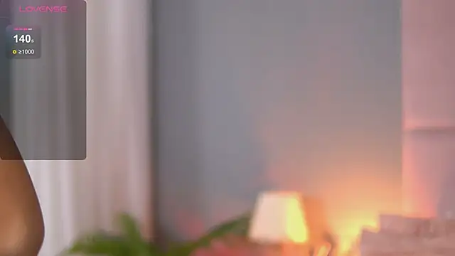 Snapshot of AlmaLuv chatting on February 2025 01:27:01 PM AlmaLuv online show from February 2025 01:27:01 PM