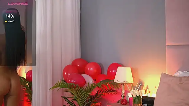 Snapshot of AlmaLuv chatting on February 2025 04:48:02 AM AlmaLuv online show from February 2025 04:48:02 AM