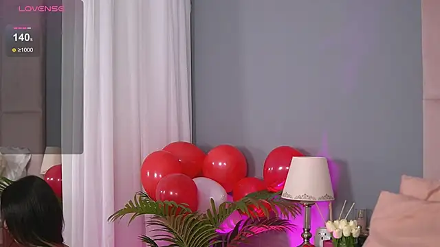 Snapshot of AlmaLuv chatting on February 2025 04:50:02 AM AlmaLuv online show from February 2025 04:50:02 AM