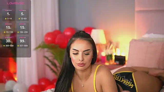 Snapshot of AlmaLuv chatting on February 2025 07:53:02 AM AlmaLuv online show from February 2025 07:53:02 AM