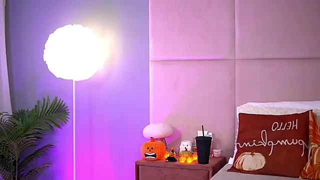 Snapshot of AlmaLuv chatting on November 2025 04:47:01 AM AlmaLuv online show from November 2025 04:47:01 AM