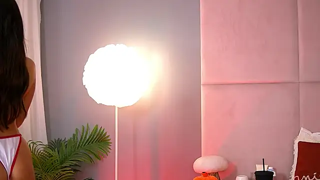 Snapshot of AlmaLuv chatting on November 2025 04:46:01 AM AlmaLuv online show from November 2025 04:46:01 AM