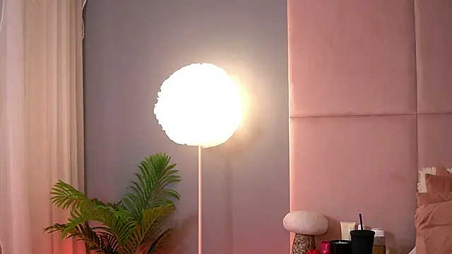 AlmaLuv online show from March 2026 04:50:01 AM