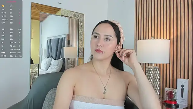 hazel ross tcw online show from February 2025 01:27:01 PM