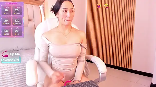 hazel ross tcw online show from October 2025 01:42:02 PM