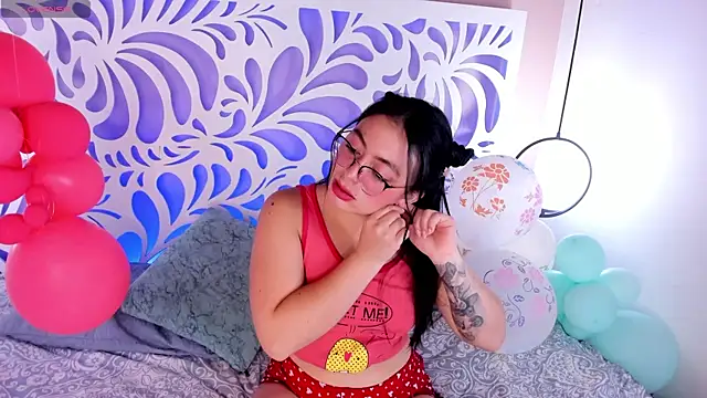 Snapshot of deep_sunset1 chatting on April 2026 05:14:02 PM deep sunset1 online show from April 2026 05:14:02 PM