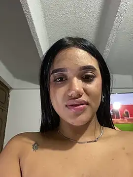 Snapshot of ElaEndez_ chatting on February 2025 03:22:01 AM ElaEndez  online show from February 2025 03:22:01 AM