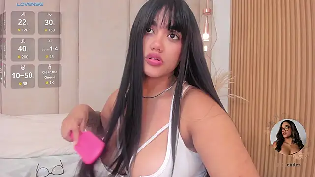 Snapshot of ElaEndez_ chatting on February 2025 04:21:02 PM ElaEndez  online show from February 2025 04:21:02 PM