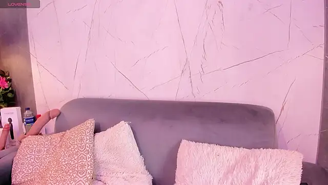 Snapshot of ElaEndez_ chatting on February 2025 12:17:02 PM ElaEndez  online show from February 2025 12:17:02 PM