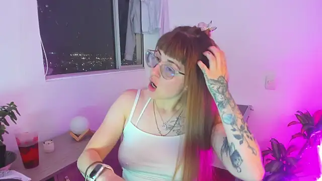 Snapshot of tekila__ chatting on April 2026 11:32:02 PM tekila online show from April 2026 11:32:02 PM