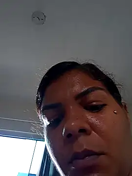 Snapshot of Indiazinhax chatting on March 2025 05:10:02 PM Indiazinhax online show from March 2025 05:10:02 PM