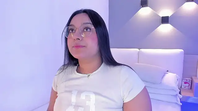 ellamontoya online show from January 2025 05:02:01 AM