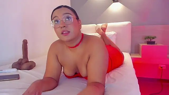 ellamontoya online show from September 2025 12:59:02 PM