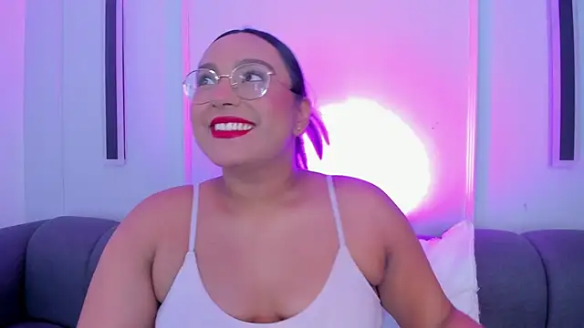 ellamontoya online show from November 2025 01:33:02 PM