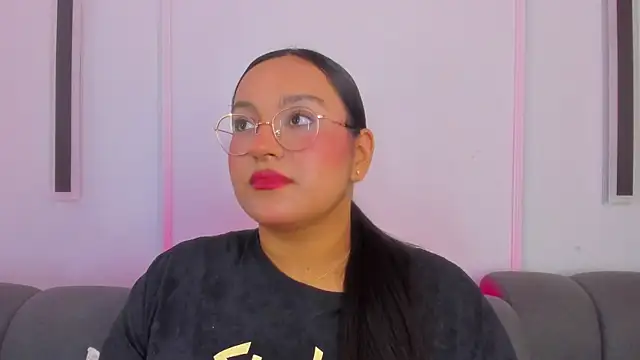 ellamontoya online show from December 2025 12:03:02 PM