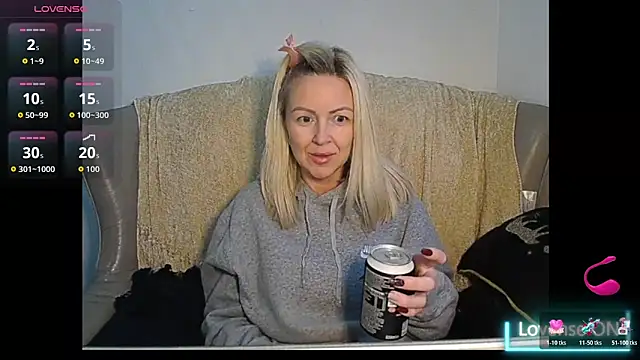 Snapshot of Angelamariexox chatting on October 2025 04:51:02 PM Angelamariexox online show from October 2025 04:51:02 PM