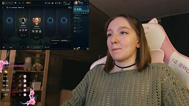 Snapshot of MoonlishSiren chatting on November 2025 07:12:01 PM MoonlishSiren online show from November 2025 07:12:01 PM