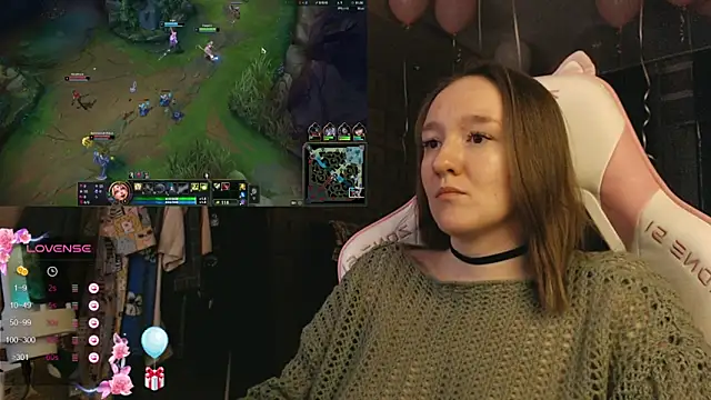 Snapshot of MoonlishSiren chatting on January 2026 10:03:01 PM MoonlishSiren online show from January 2026 10:03:01 PM