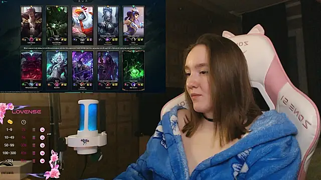 Snapshot of MoonlishSiren chatting on February 2026 10:47:02 PM MoonlishSiren online show from February 2026 10:47:02 PM