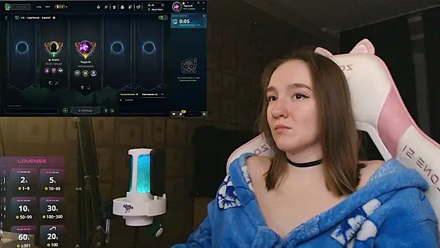 Snapshot of MoonlishSiren chatting on February 2026 08:45:02 PM MoonlishSiren online show from February 2026 08:45:02 PM