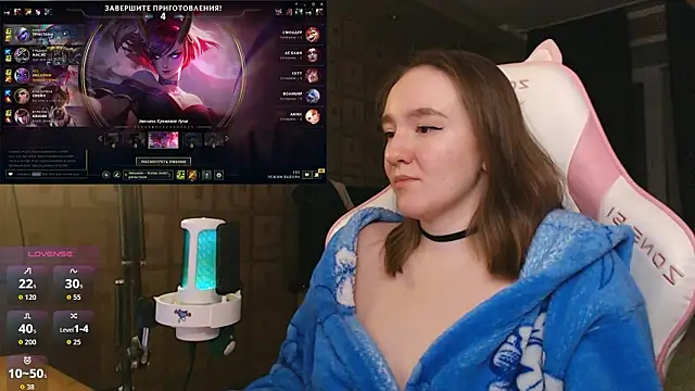 Snapshot of MoonlishSiren chatting on February 2026 08:47:01 PM MoonlishSiren online show from February 2026 08:47:01 PM