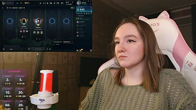 Snapshot of MoonlishSiren chatting on February 2026 09:27:02 PM MoonlishSiren online show from February 2026 09:27:02 PM