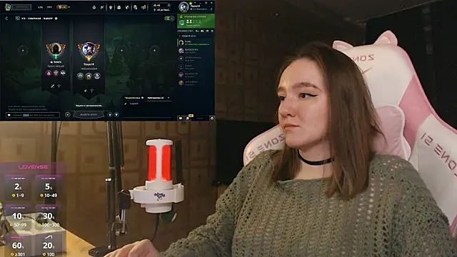 Snapshot of MoonlishSiren chatting on February 2026 10:09:01 PM MoonlishSiren online show from February 2026 10:09:01 PM