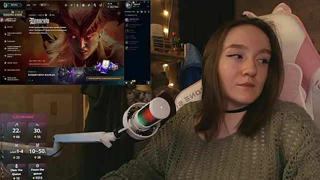 Snapshot of MoonlishSiren chatting on March 2026 03:42:01 PM MoonlishSiren online show from March 2026 03:42:01 PM