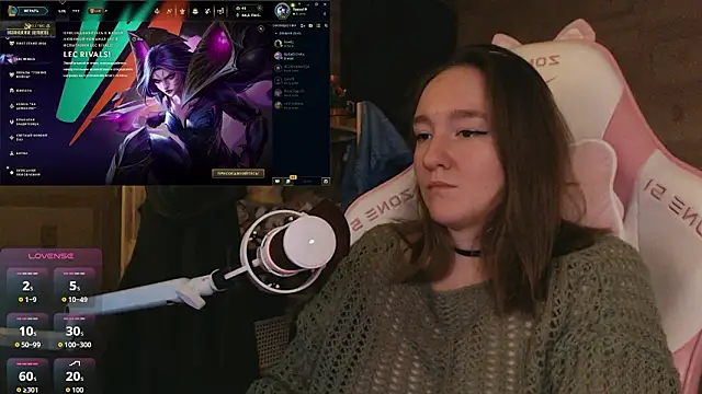 Snapshot of MoonlishSiren chatting on March 2026 09:47:02 PM MoonlishSiren online show from March 2026 09:47:02 PM