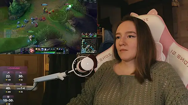 Snapshot of MoonlishSiren chatting on March 2026 09:04:02 PM MoonlishSiren online show from March 2026 09:04:02 PM