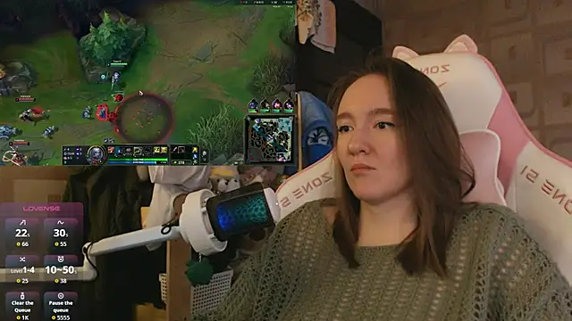 Snapshot of MoonlishSiren chatting on April 2026 09:23:01 AM MoonlishSiren online show from April 2026 09:23:01 AM