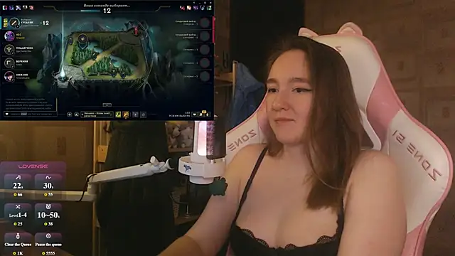 MoonlishSiren online show from June 2026 08:22:02 PM