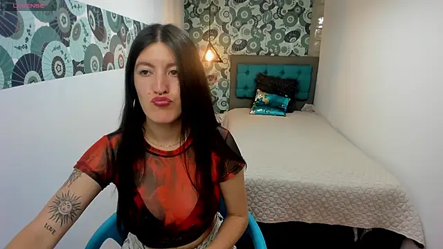 Snapshot of LiaCooper_ chatting on January 2025 06:04:01 PM LiaCooper online show from January 2025 06:04:01 PM