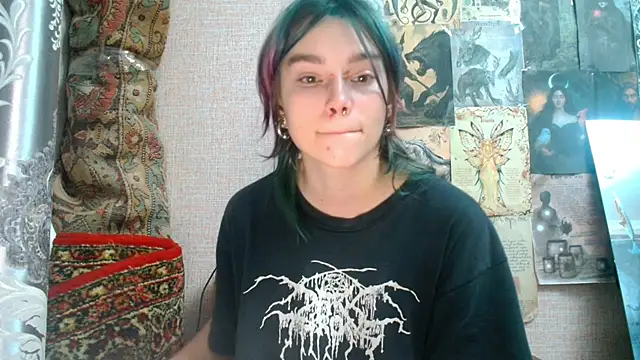 Snapshot of Sophie_Bell chatting on October 2025 02:46:01 PM Sophie Bell online show from October 2025 02:46:01 PM