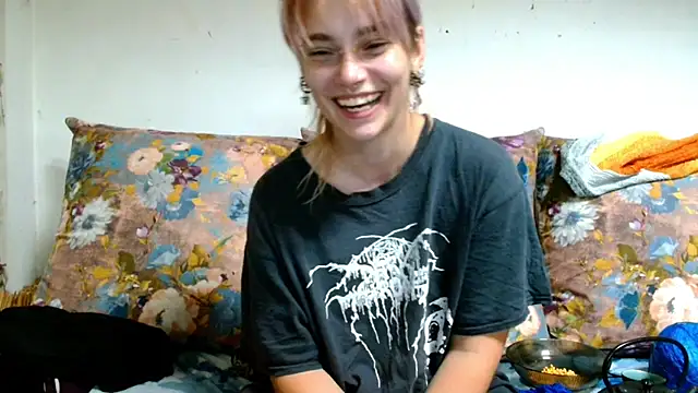 Snapshot of Sophie_Bell chatting on July 2026 09:51:01 PM Sophie Bell online show from July 2026 09:51:01 PM
