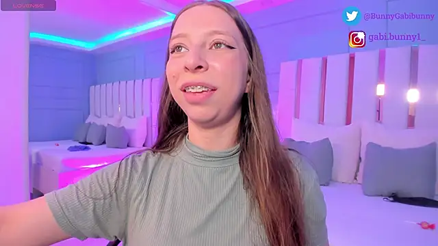 gabi bunny online show from September 2025 04:40:01 PM