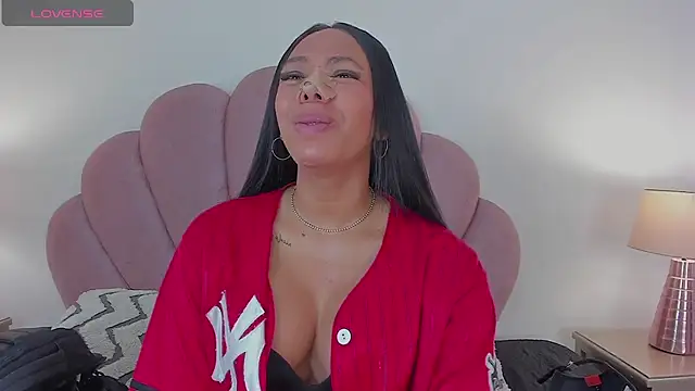 Nicole Paradise online show from September 2025 12:10:02 PM