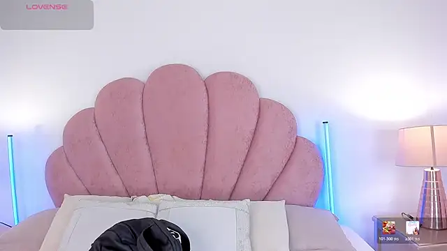 Snapshot of Nicole_Paradise chatting on March 2026 12:45:01 PM Nicole Paradise online show from March 2026 12:45:01 PM