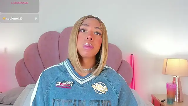 Snapshot of Nicole_Paradise chatting on March 2026 12:56:02 PM Nicole Paradise online show from March 2026 12:56:02 PM