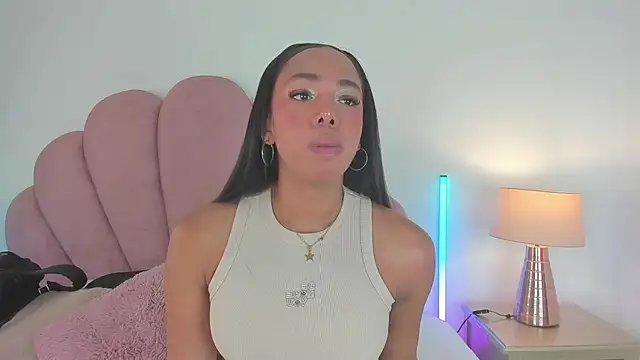 Snapshot of Nicole_Paradise chatting on March 2026 12:38:01 PM Nicole Paradise online show from March 2026 12:38:01 PM