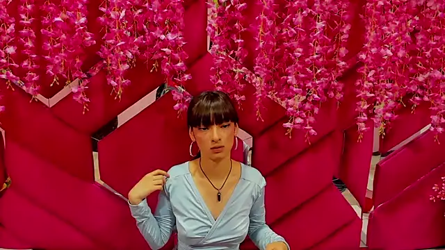 Aurora 18 online show from February 2025 09:04:01 PM