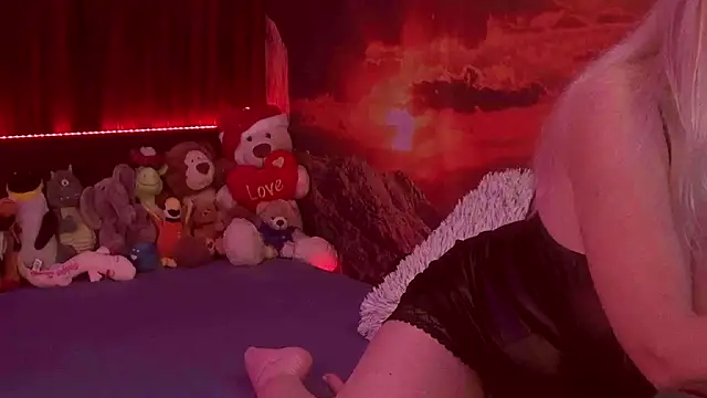 MoniCutex online show from March 2025 03:10:02 AM