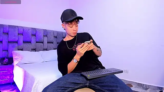 Snapshot of MarcusCollinss_ chatting on December 2024 03:26:01 PM MarcusCollinss online show from December 2024 03:26:01 PM