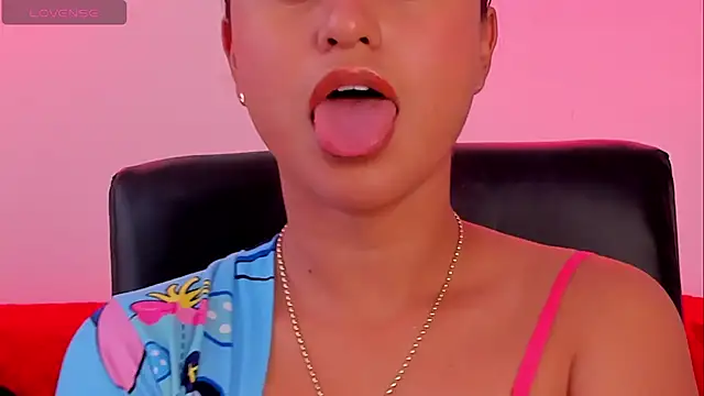 Snapshot of cloy_baby__ chatting on January 2025 01:38:02 PM cloy baby   online show from January 2025 01:38:02 PM