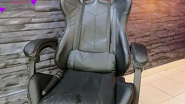 Snapshot of Lilith_Zen chatting on February 2025 08:18:02 AM Lilith Zen online show from February 2025 08:18:02 AM