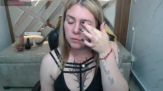 Snapshot of Paula_b_ chatting on June 2026 12:55:02 PM Paula b online show from June 2026 12:55:02 PM