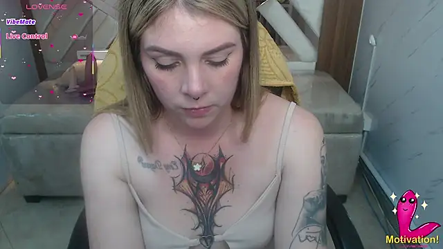 Snapshot of Paula_b_ chatting on June 2026 12:43:02 AM Paula b online show from June 2026 12:43:02 AM